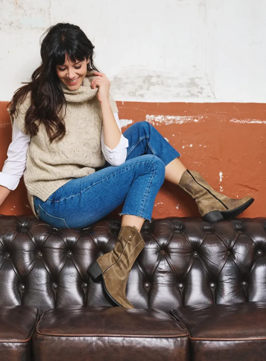 Caprock - taupe suede