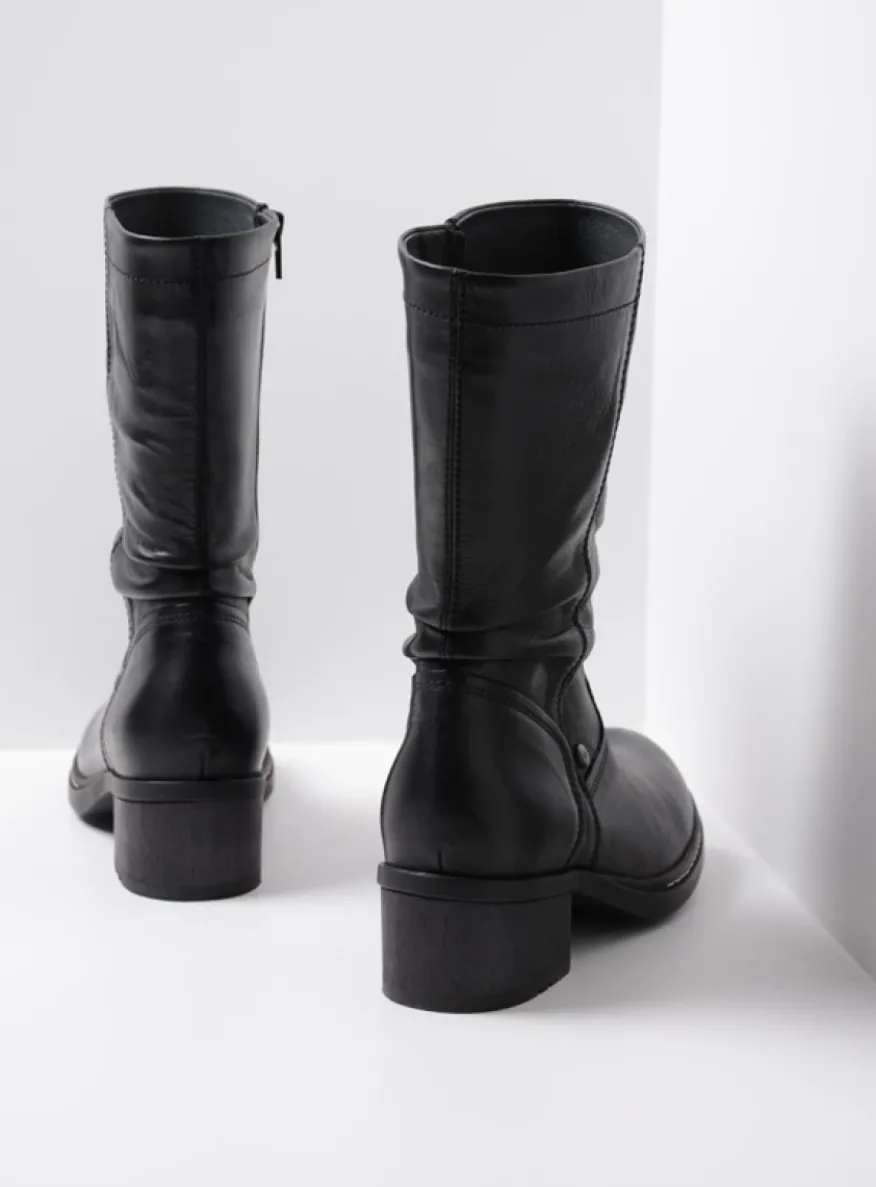 Edmonton - zwart gepoetst leer