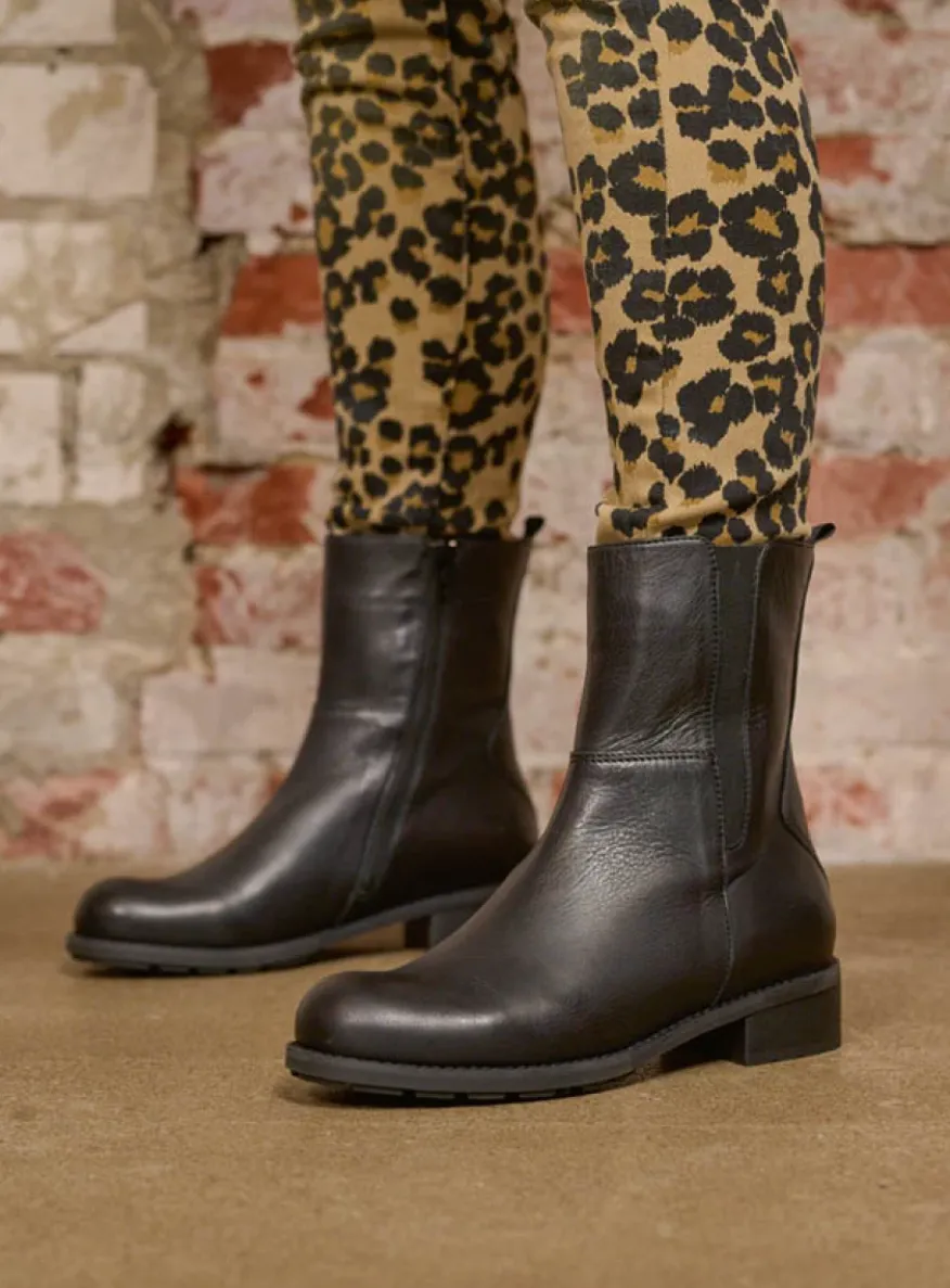 Neola HV - zwart leer